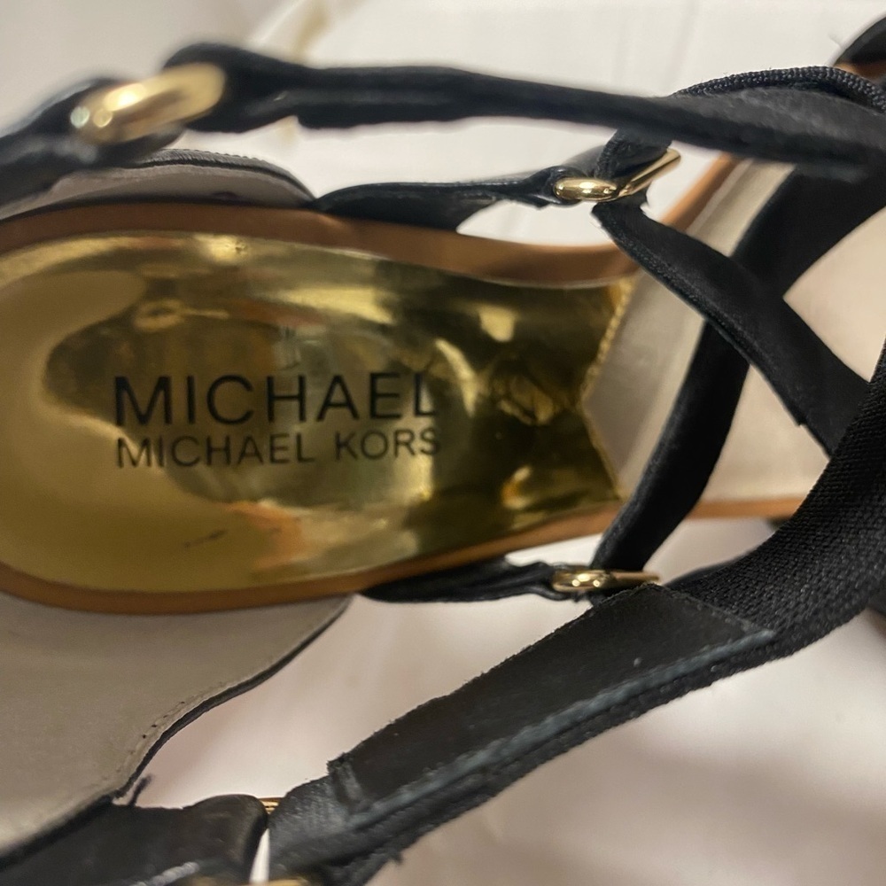 Wendy Strappy Stretch Sandal, Black/Tan
Brand: MICHAEL Michael Kors EUC - Picture 5 of 10